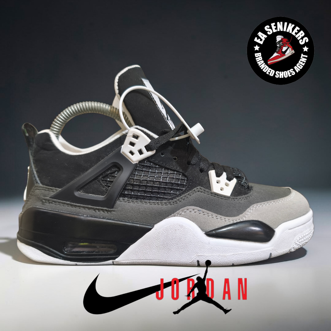 Nike AJ Retro 4